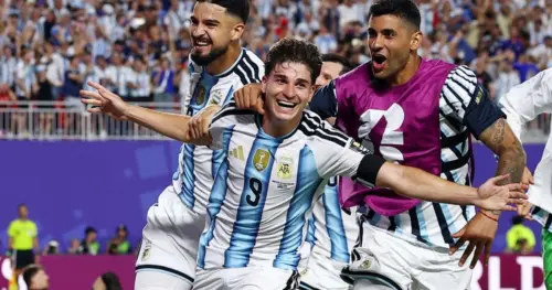 Argentina đánh bại Thụy Sĩ sau hiệp phụ, giành vé vào bán kết World Cup 2026