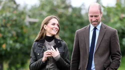Tác giả tiết lộ Hoàng tử William từng chia tay Kate Middleton rồi cầu xin quay lại