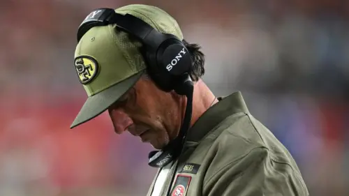 HLV Kyle Shanahan làm rõ chi tiết tai nạn xe hơi, thừa nhận lỗi do mình