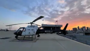 FBI, FAA Điều Tra Vụ Drone Va Chạm Máy Bay LAPD Ở Tarzana