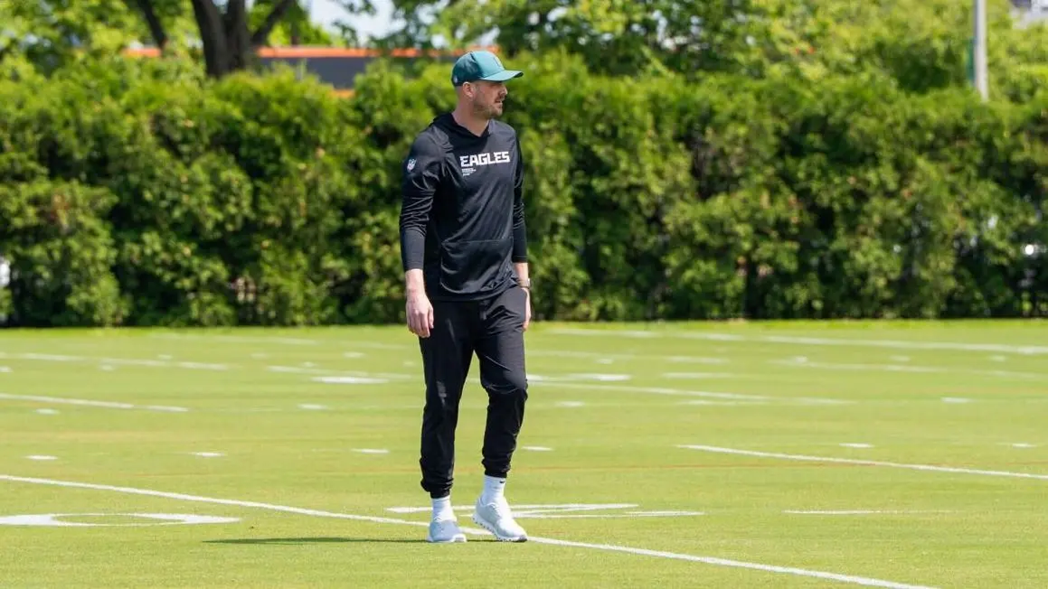 Huấn luyện viên Sirianni tự tin với điều phối viên tấn công mới thiếu kinh nghiệm của Eagles