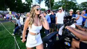 Monica McNutt bị chỉ trích vì nhận định về Caitlin Clark, Karl Ravech trở lại ESPN sau khi bị sa thải