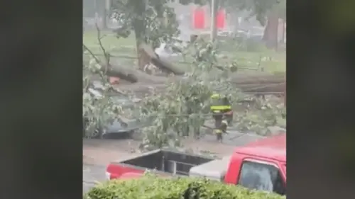 Bão táp dữ dội gây thiệt hại, cảnh báo lũ quét vẫn còn hiệu lực