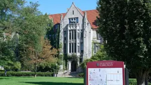 Đại học Chicago cấm điện thoại, laptop trong lớp luật năm nhất để khuyến khích tư duy độc lập