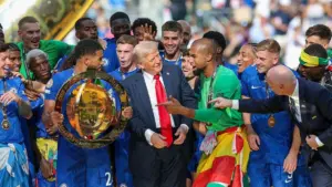 Tổng Thống Donald Trump sẽ trao Cúp Vô Địch FIFA World Cup