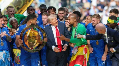 Tổng Thống Donald Trump sẽ trao Cúp Vô Địch FIFA World Cup