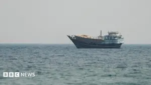 Hoa Kỳ khẳng định Eo biển Hormuz vẫn mở cửa trong bối cảnh trao đổi đòn tấn công với Iran