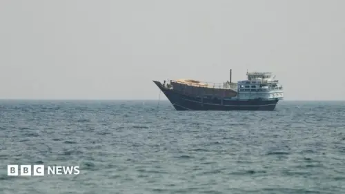 Hoa Kỳ khẳng định Eo biển Hormuz vẫn mở cửa trong bối cảnh trao đổi đòn tấn công với Iran
