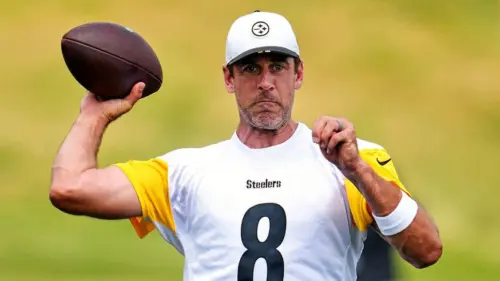 Aaron Rodgers tái hợp gia đình sau gần một thập kỷ xa cách