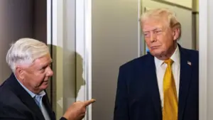 Thượng Nghị Sĩ Lindsey Graham Qua Đời Đột Ngột; Tổng Thống Trump Lệnh Treo Cờ Rủ