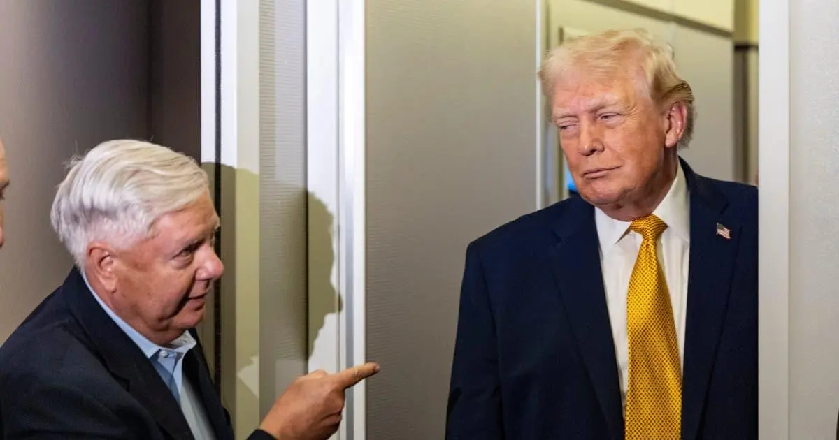 Thượng Nghị Sĩ Lindsey Graham Qua Đời Đột Ngột; Tổng Thống Trump Lệnh Treo Cờ Rủ