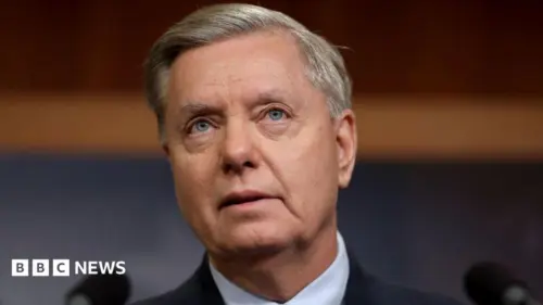 Tổng Thống Donald Trump Tưởng Niệm Ông Lindsey Graham Là ‘Người Khổng Lồ Của Thượng Viện Hoa Kỳ’ Tại Lễ Tang