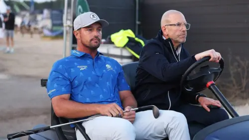 Bryson DeChambeau nổi giận với trọng tài, nhận án phạt 2 gậy tại giải Open Championship