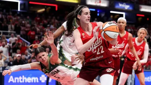 Caitlin Clark lập kỷ lục WNBA sau nhiều tuần tranh cãi