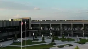 Trung tâm Giáo dục Nghề nghiệp Lamar CISD Chuẩn bị cho Học sinh Bước vào Lực lượng Lao động