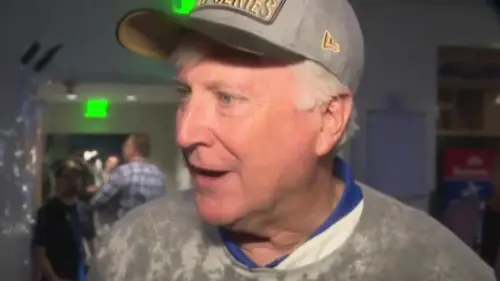 Điện thoại và máy tính của chủ sở hữu Dodgers bị tịch thu