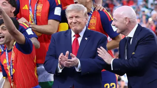 Chính quyền Trump chế giễu phe cánh tả vì ‘cầu nguyện’ cho thảm họa World Cup khi Bộ GTVT công bố số liệu kỷ lục