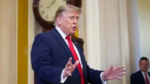 Tổng thống Donald Trump tố ‘tin giả’ muốn Hoa Kỳ thua chiến tranh Iran, chỉ trích tờ New York Times