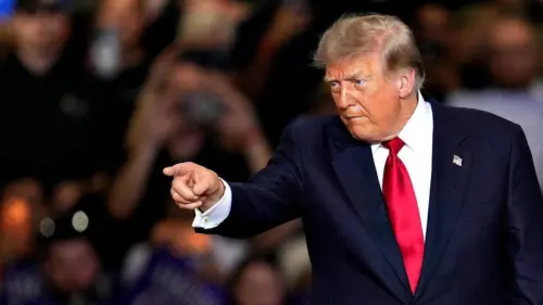 Tổng thống Trump tuyên bố Hoa Kỳ sẽ đáp trả mạnh mẽ sau vụ tấn công tên lửa bất ngờ của Iran