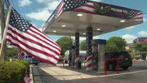 Các trạm xăng Freedom Fuel mở cửa khi Tổng Thống Trump thúc đẩy giảm giá năng lượng