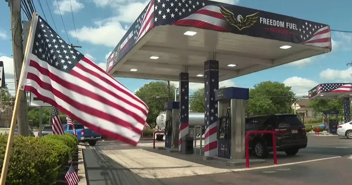 Các trạm xăng Freedom Fuel mở cửa khi Tổng Thống Trump thúc đẩy giảm giá năng lượng