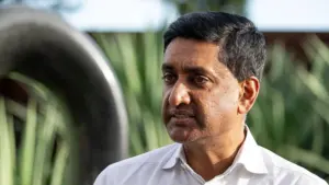Dân biểu Ro Khanna bị cáo buộc bị định cư Israel bắt giữ trong chuyến thăm Bờ Tây