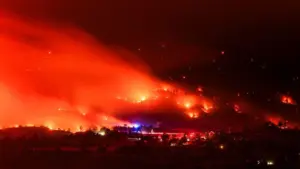 Lửa rừng Colorado thiêu rụi 73.000 mẫu đất, 4 lính cứu hỏa thiệt mạng