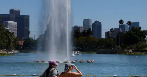 Miền Nam California: Nắng nóng gay gắt, sóng lớn bao trùm cuối tuần