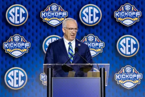 Ông Greg Sankey nói về khả năng SEC tách khỏi các giải đấu khác