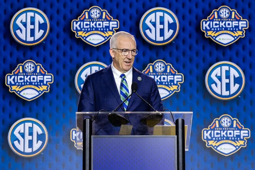 Ông Greg Sankey nói về khả năng SEC tách khỏi các giải đấu khác