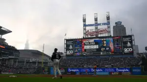 Khói từ cháy rừng Canada khiến một số trận đấu MLB phải điều chỉnh, hoãn lịch