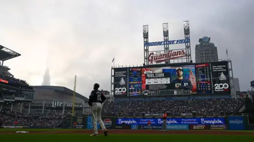 Khói từ cháy rừng Canada khiến một số trận đấu MLB phải điều chỉnh, hoãn lịch