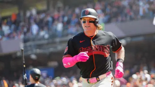 Cầu thủ Harrison Bader của đội San Francisco Giants gặp tai nạn xe scooter khi đang bị chấn thương chân