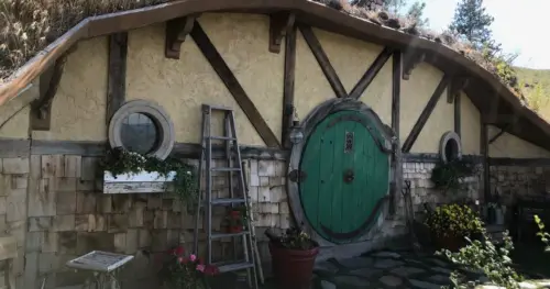 Chủ nhân dự kiến xây dựng lại sau khi Hỏa hoạn Chelan Hills thiêu rụi “Hobbit Inn” nổi tiếng ở Washington