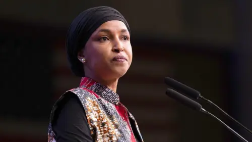 Nghị Sĩ Ilhan Omar Né Tránh Trả Lời Về Việc Giảm Trừ Tài Sản