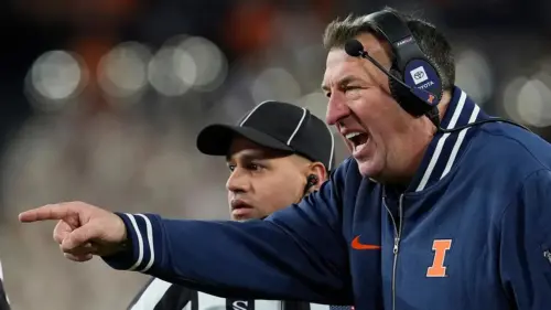 Huấn luyện viên Bret Bielema của Illinois mỉa mai Nick Saban, SEC, tại Big Ten Media Days: ‘Họ muốn sống mãi ở năm 2005’