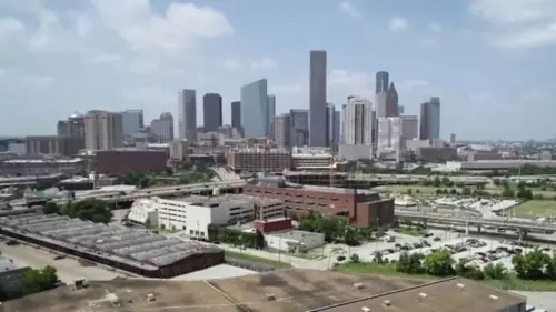 Chánh án Liên bang Bác Bỏ Quy Định Đấu Thầu Thiểu Số Của Houston, Gây Hoang Mang Cho Chủ Doanh Nghiệp