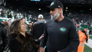 Vợ của Giám đốc Phòng ngự Atlanta Falcons qua đời sau khi chống chọi với ung thư