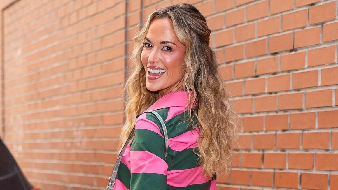 Jena Sims, Ray Lewis và những câu chuyện bên lề sân cỏ tuần qua