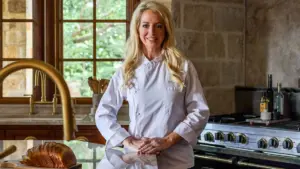 Cựu Á quân MasterChef Mở Nhà Hàng, Gửi Gắm Thông Điệp Về Bữa Cơm Gia Đình