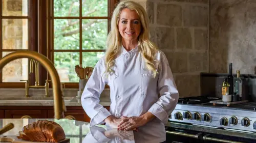 Cựu Á quân MasterChef Mở Nhà Hàng, Gửi Gắm Thông Điệp Về Bữa Cơm Gia Đình