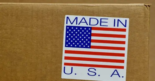 Nghiên cứu: Amazon, Walmart bị cáo buộc lừa dối người tiêu dùng với tuyên bố ‘Made in USA’ giả