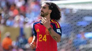 Cầu thủ bóng đá TBN xăm hình HLV trưởng sau chức vô địch World Cup