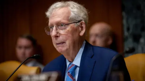 Thượng Nghị Sĩ Mitch McConnell Cho Biết Đã Nhập Viện Sau Cú Ngã Hồi Tháng Trước