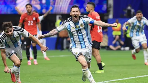 Hành khách xem World Cup trên máy bay trở nên nổi tiếng