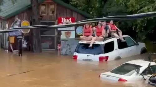 Missouri Flood: Hơn 90 lượt cứu hộ vùng nước ngập, một nhà trại sập