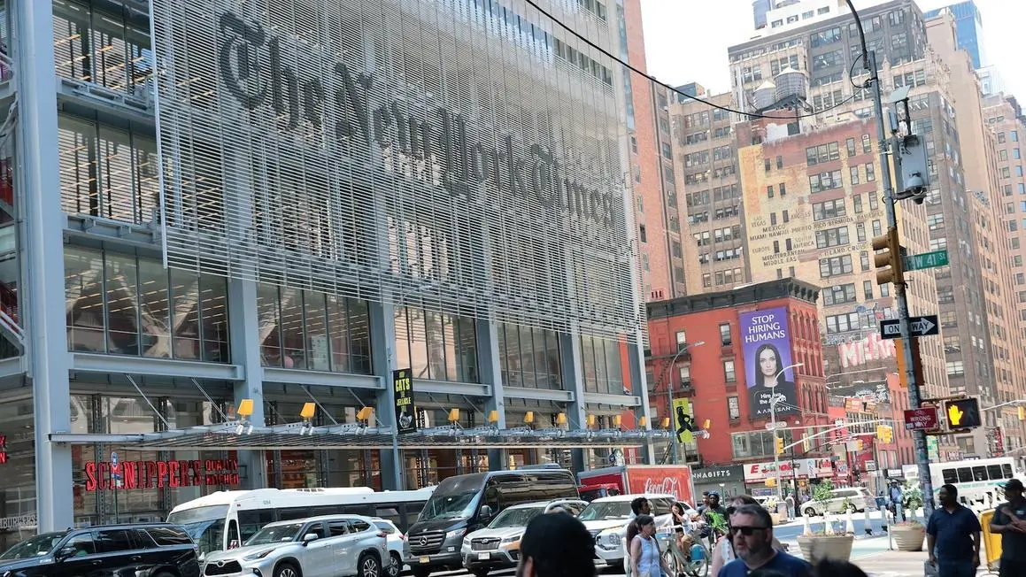New York Times Đấu Tranh Yêu Cầu Trát Tòa Từ Chính Quyền Trump