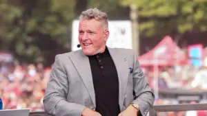 Pat McAfee công bố album đầu tay
