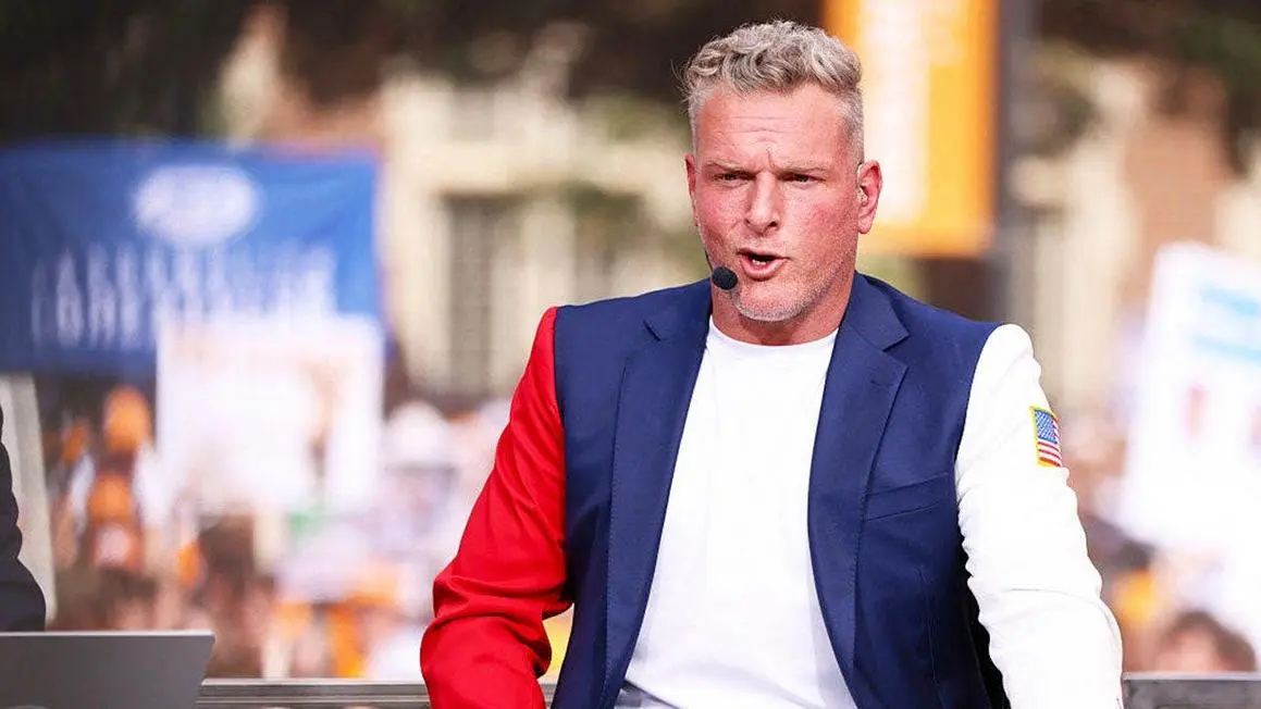 Pat McAfee Chế Nhạo Bác Sĩ Fauci Về Quyền Im Lặng Tại Thượng Viện