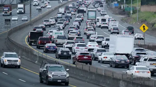 Lái xe cần lên kế hoạch trước khi đi qua hành lang ven biển đông đúc ở California